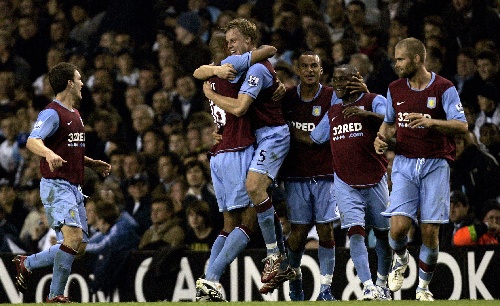 詹姆斯生涯关键时刻出手至少4次投篮的比赛，命中率达59%（詹姆斯职业生涯关键时刻单场出手≥4次时，投篮命中率高达59%）