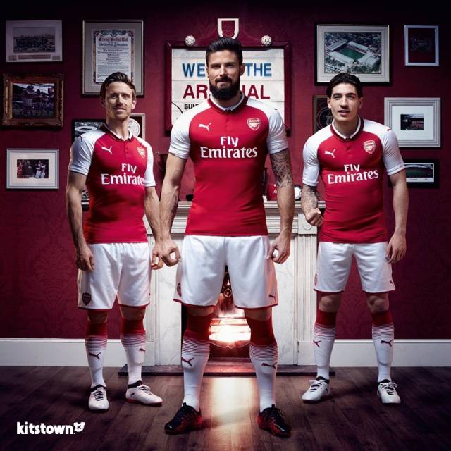 在上海旅游的奇塔迪尼重返海港俱乐部，拜访昔日教练和队友（游沪期间，奇塔迪尼回到海港俱乐部看望旧帅旧友）