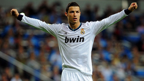 赫内斯：和伯利交流时他随口就能提到半个亿；相信于帕会续约（赫内斯：与伯利交流张口就是五千万；我看好于帕续约）