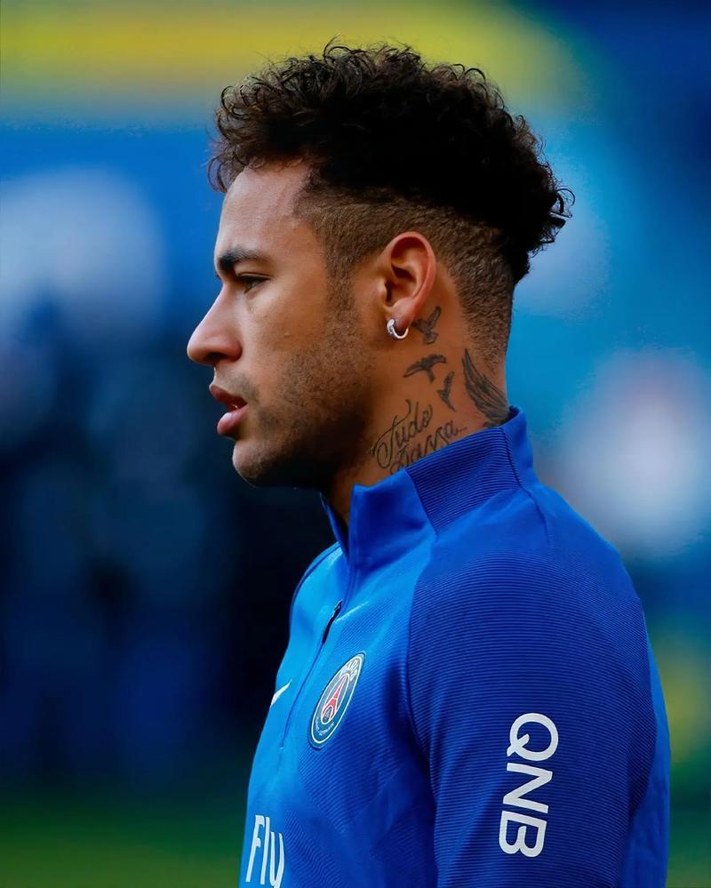 2025中冠奖项公布：厦门队张越包揽最佳球员、最佳射手（2025中冠奖项出炉：厦门队张越荣膺最佳球员并获最佳射手）