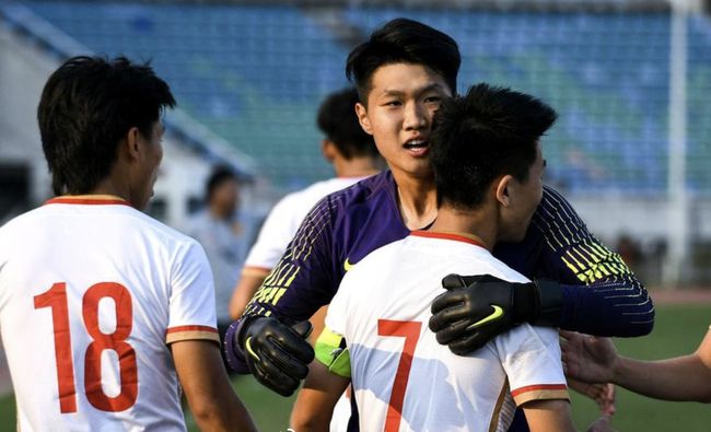 远藤航晒照感谢日本球迷：非常感谢大家的热烈支持（远藤航晒照致谢日本球迷：衷心感谢大家的热情支持）