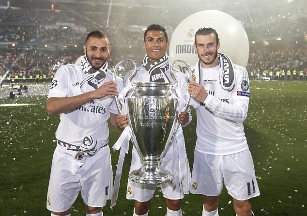 本赛季文班缺阵时马刺战绩为7胜2负，而上赛季则为13胜23负（文班缺阵对比：马刺本季7胜2负，上季13胜23负）