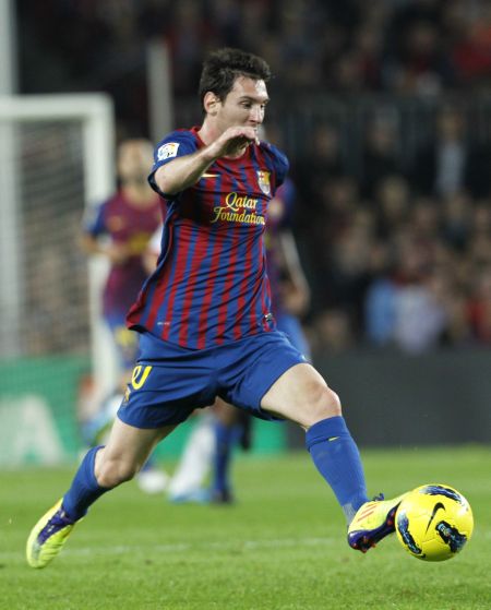 中超转会市场：广州队签下外援,（广州队完成外援签约：中超转会新进展）