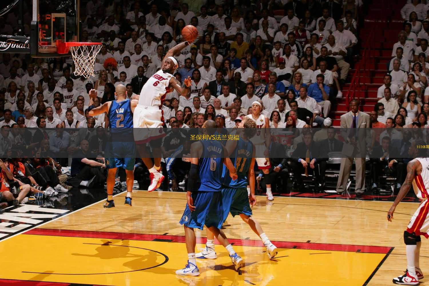 篮球勇士全队战术执行效率提升（勇士全队战术执行效率大幅跃升）