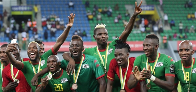 障碍马术 – 超越胜负的双向修行（障碍马术：超越成败的人马共修之道）