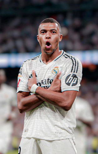 那不勒斯外线射门精准制胜（那不勒斯远射精准锁定胜局）