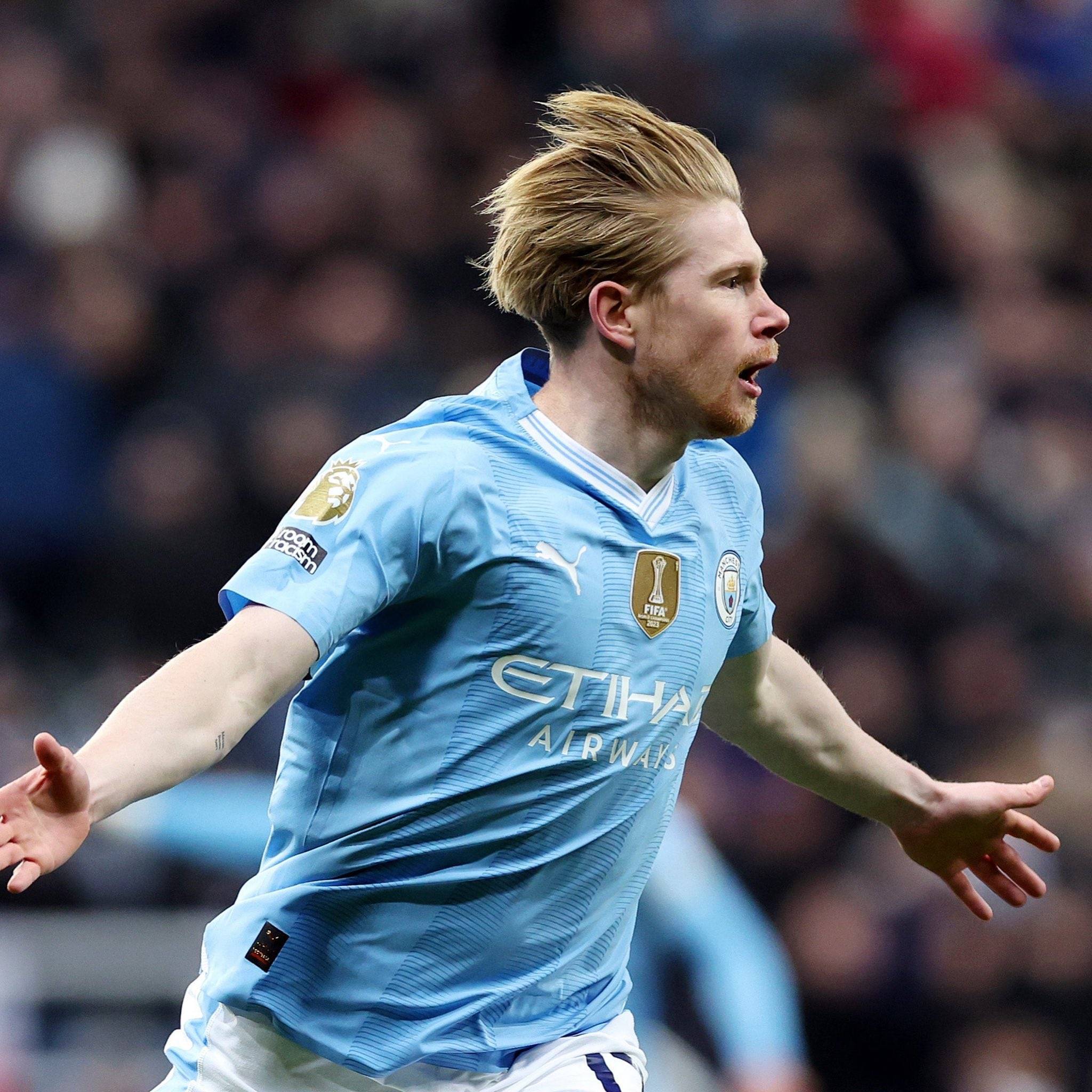 曼联门将高接低挡险救球队（曼联门将多次神扑力挽狂澜）